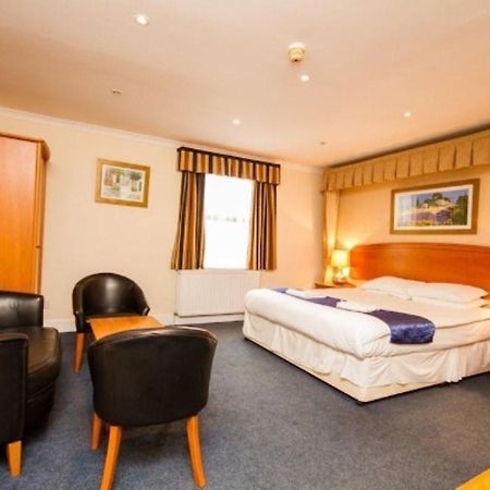 Chesters Hotel & Restaurant Salford  Eksteriør billede